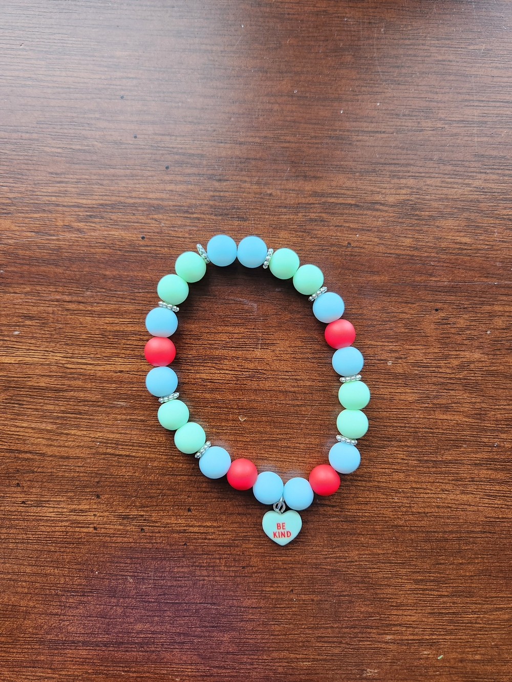 💎Be Kind Conversation Heart Charm Bracelet - Red, Light Blue & Mint